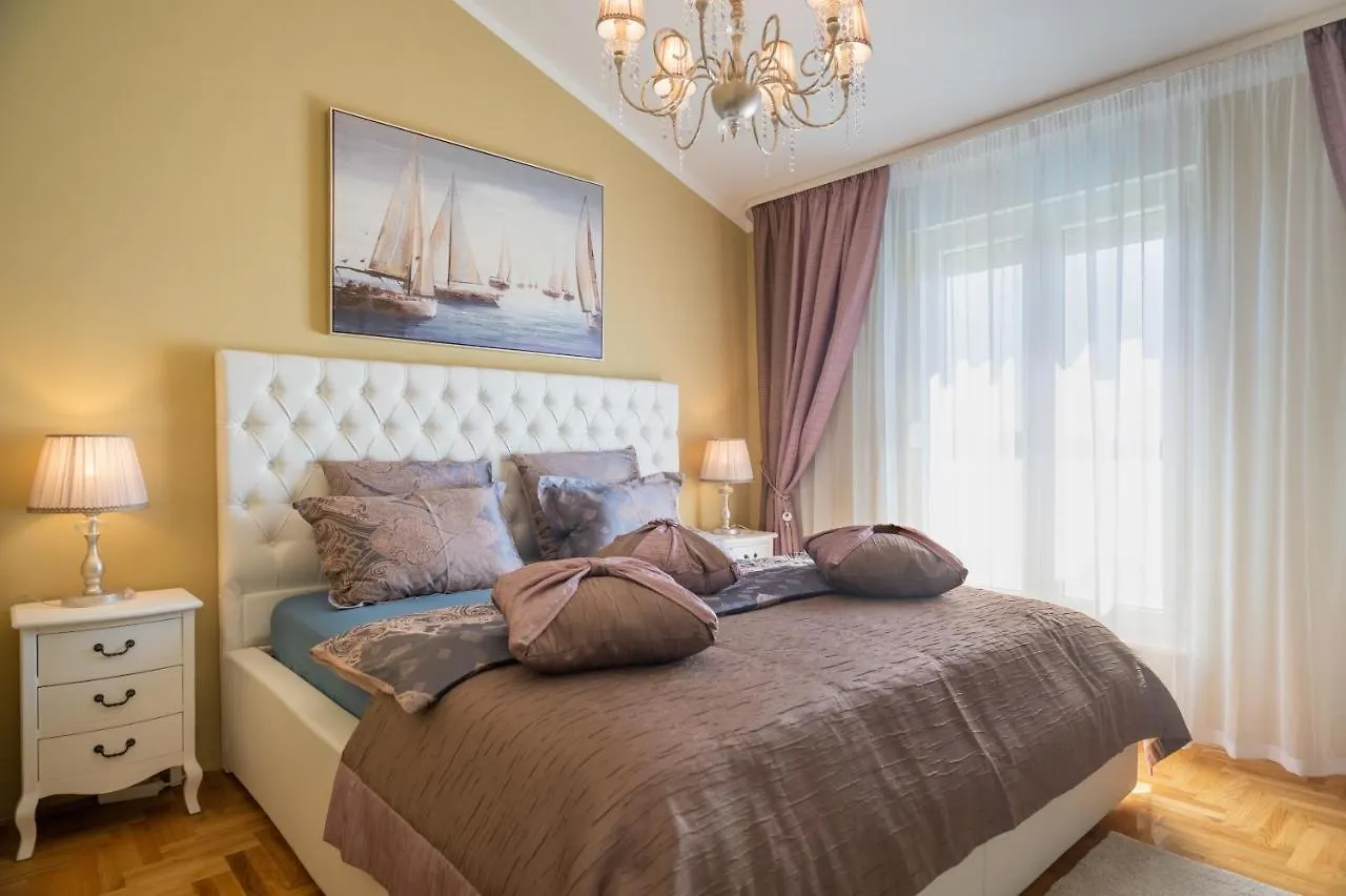 Apartment Tikvarin, Kastel Kambelovac Каштела 0*,