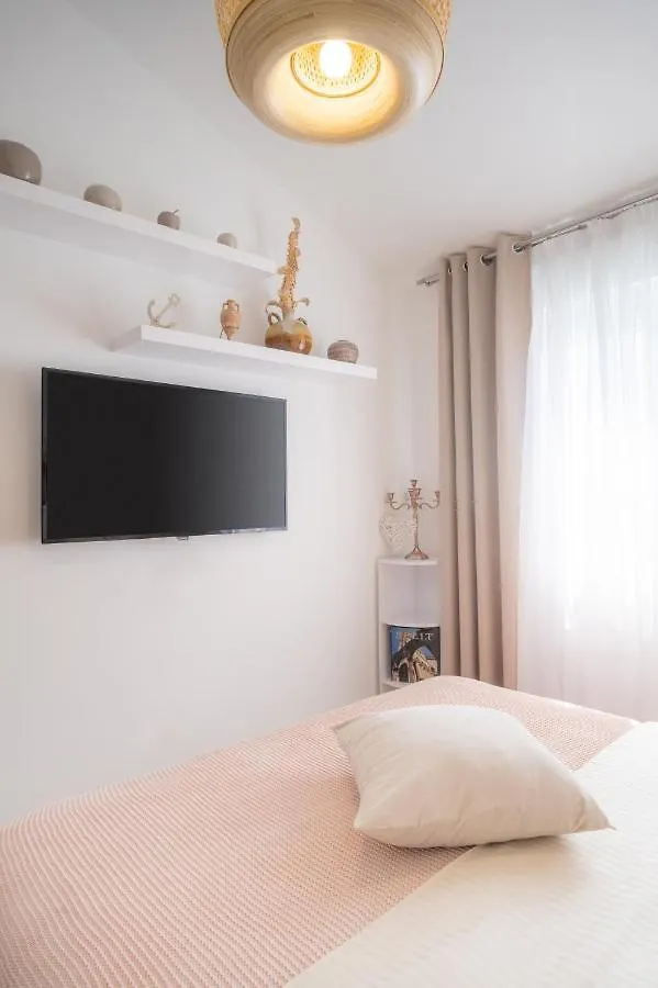 Apartment Tikvarin, Kastel Kambelovac Kastela Croatia