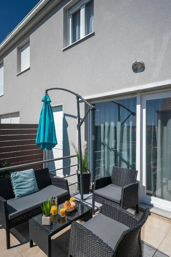 Apartment Tikvarin, Kastel Kambelovac Kastela Croatia