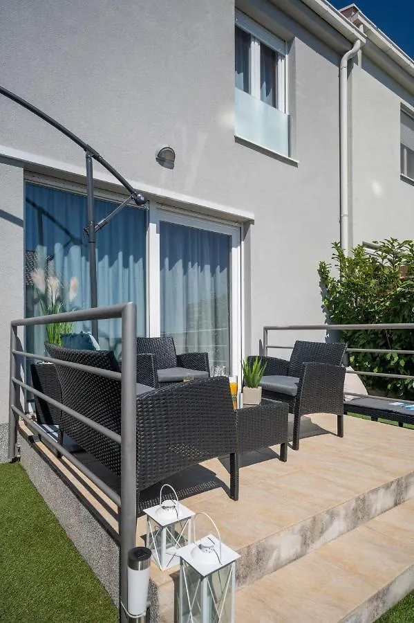 Apartment Tikvarin, Kastel Kambelovac Kastela 0*,