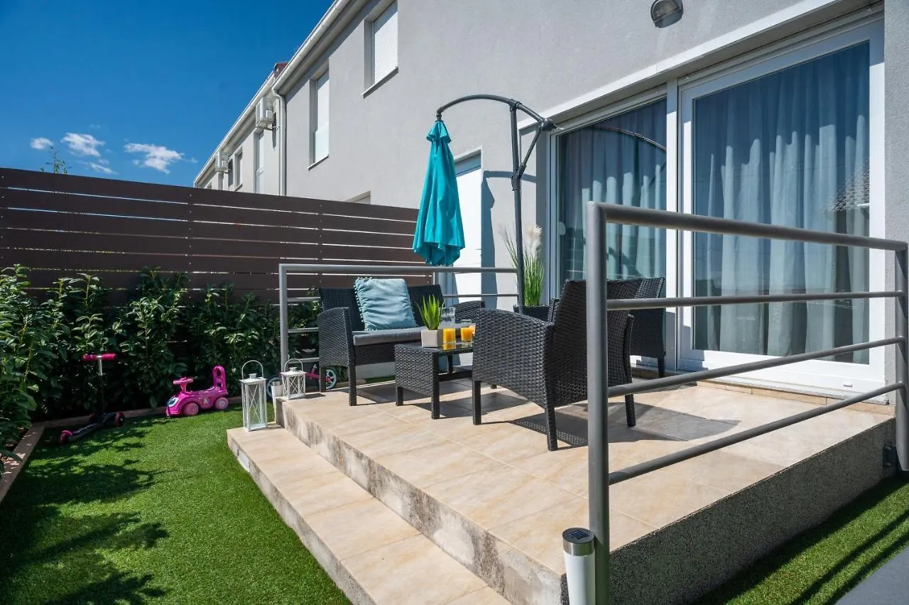 Apartment Tikvarin, Kastel Kambelovac Kastela