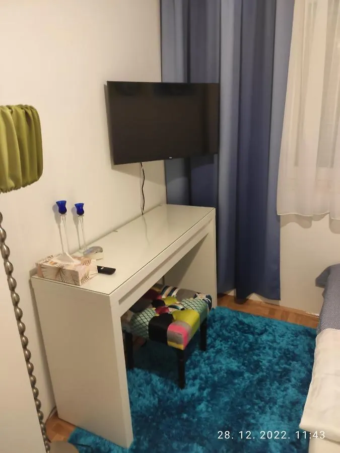 Apartment Tikvarin, Kastel Kambelovac Kastela 0*,  Croatia